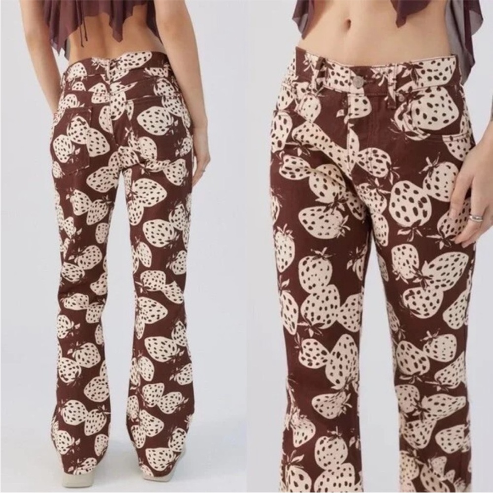 🍓BDG 90’s Bootcut Jean, 27, strawberry print🍓